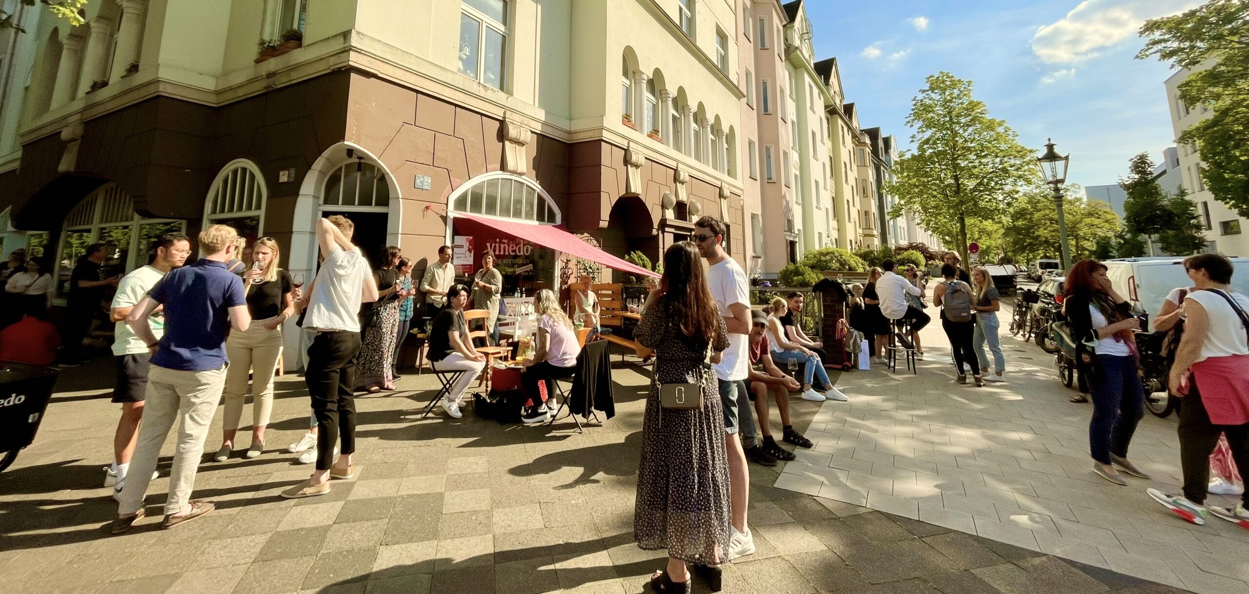 viñedo – Weinprobe wird zum Straßenfest